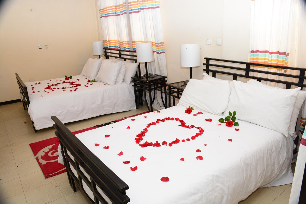 The Hive Guest House Addis-Abeba Extérieur photo