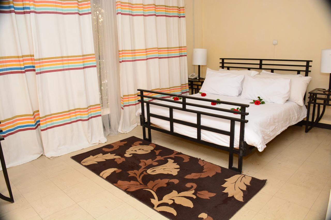 The Hive Guest House Addis-Abeba Extérieur photo