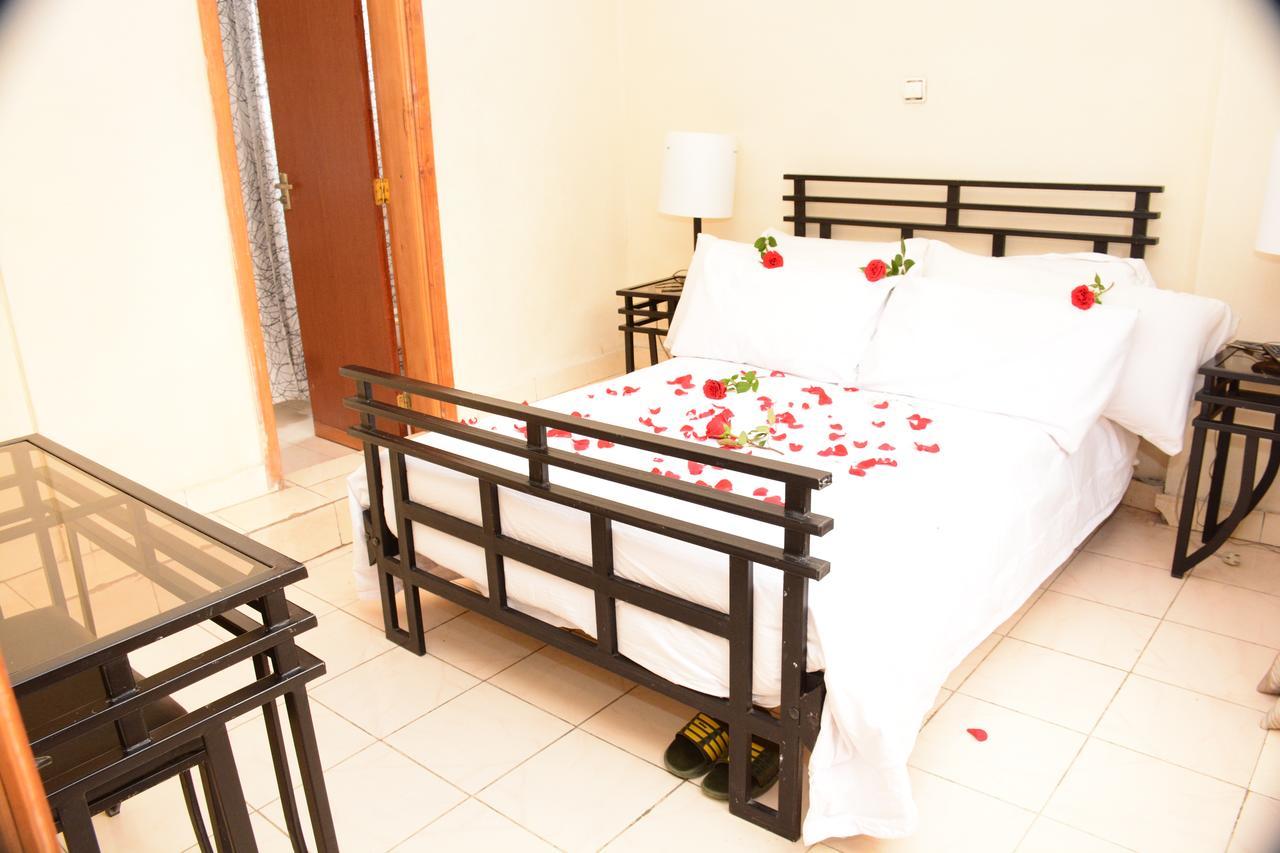 The Hive Guest House Addis-Abeba Extérieur photo