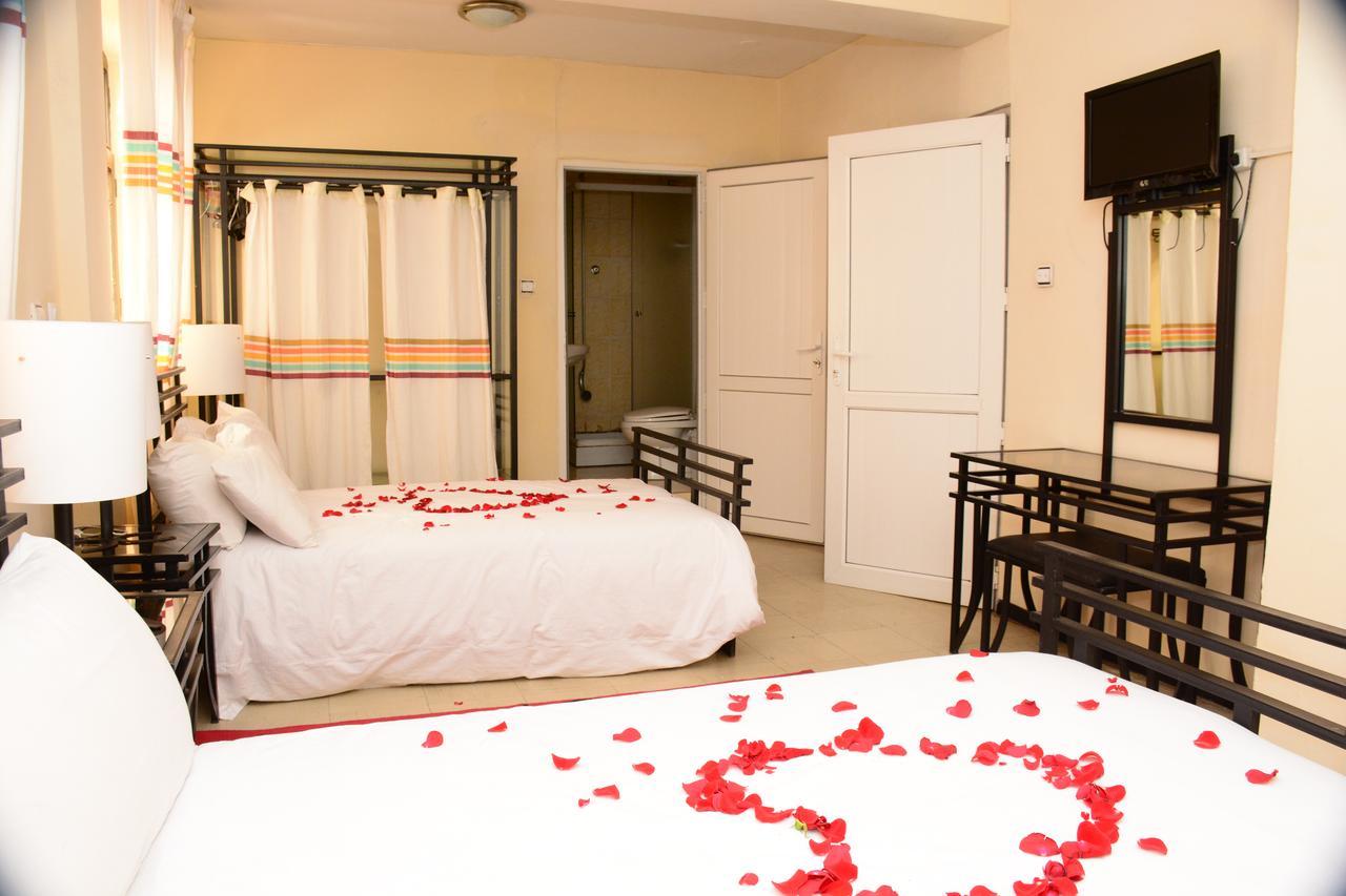 The Hive Guest House Addis-Abeba Extérieur photo