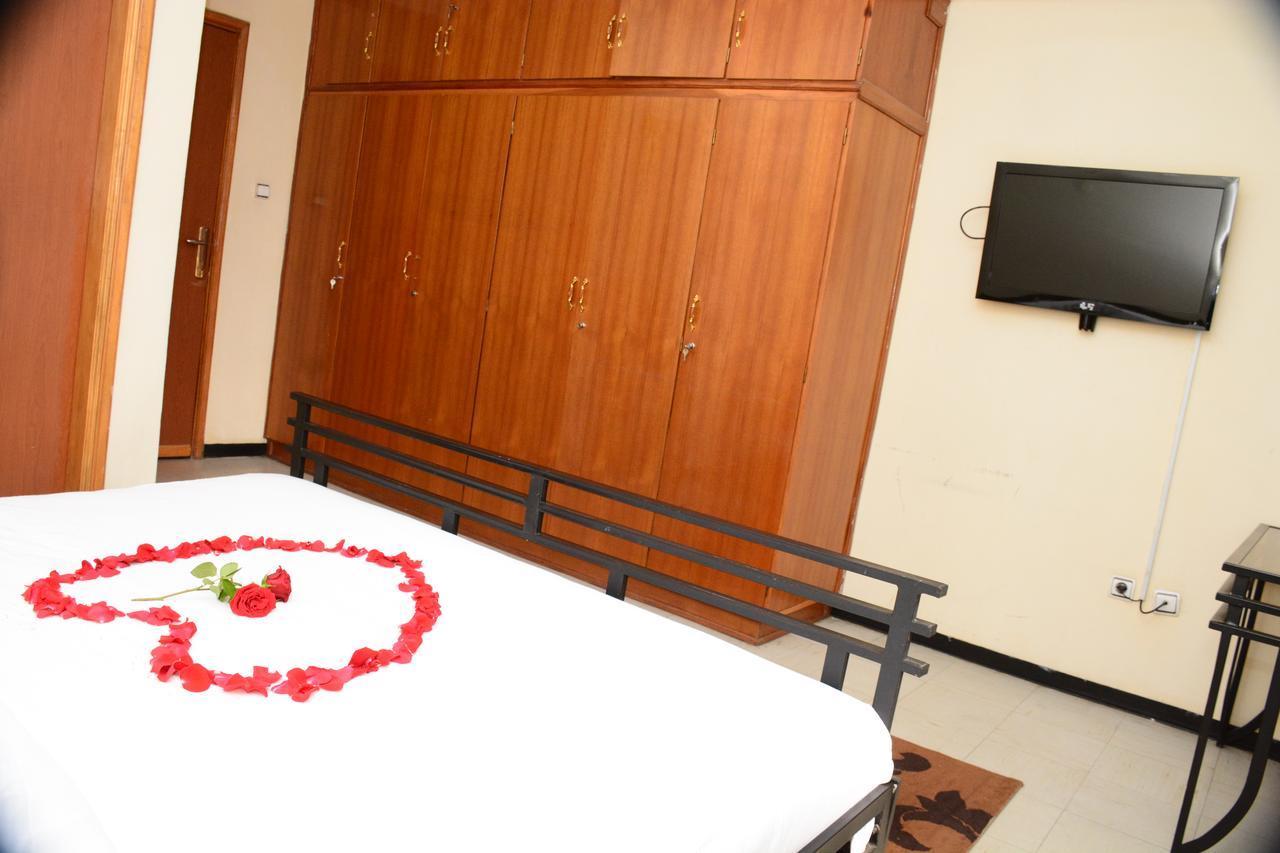 The Hive Guest House Addis-Abeba Extérieur photo