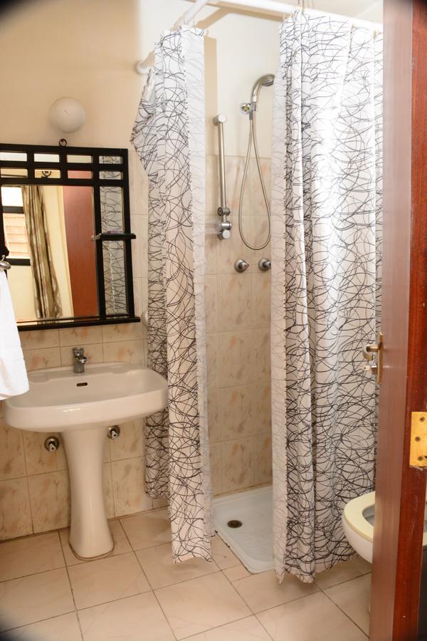The Hive Guest House Addis-Abeba Extérieur photo